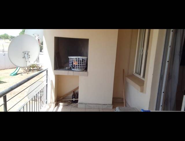 3 BEDROOM APARTMENT FOR SALE IN COUNTRY VIEW